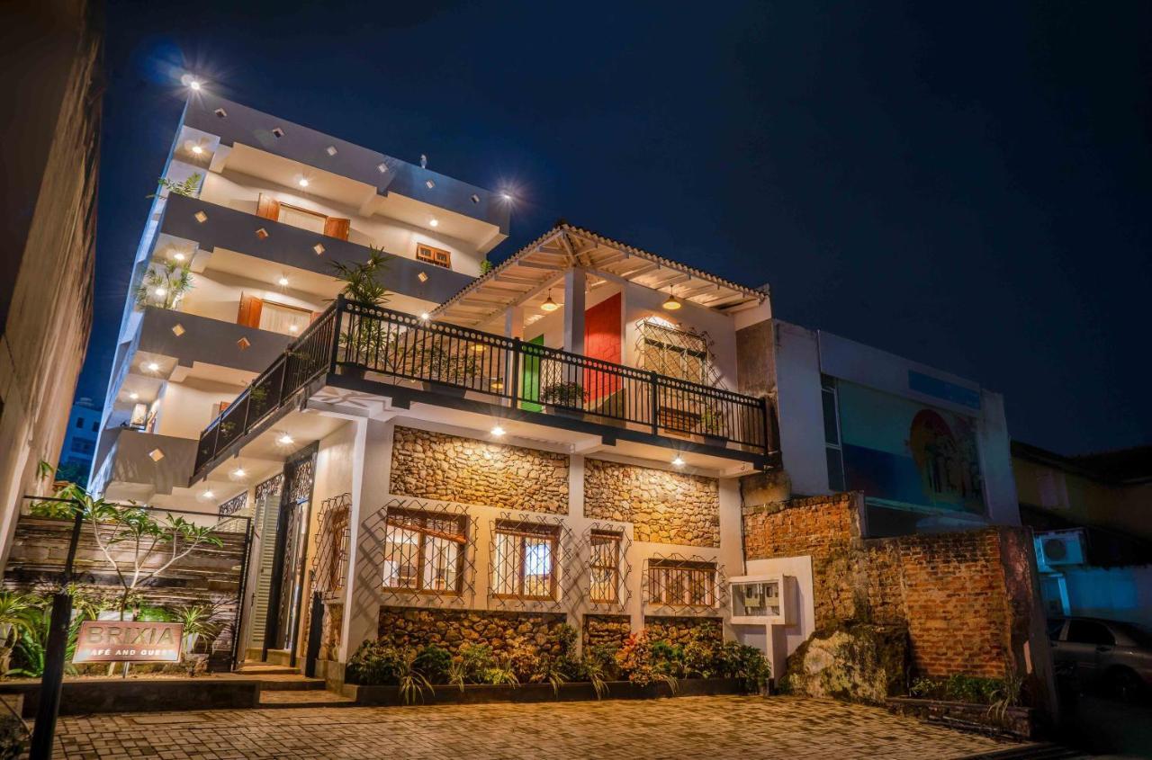 Brixia Cafe & Guest Bed & Breakfast กอลล์ ภายนอก รูปภาพ