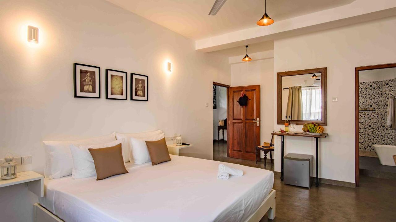 Brixia Cafe & Guest Bed & Breakfast กอลล์ ภายนอก รูปภาพ