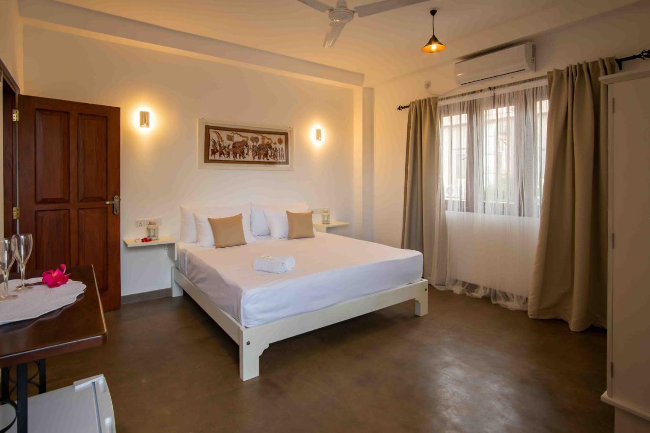 Brixia Cafe & Guest Bed & Breakfast กอลล์ ภายนอก รูปภาพ