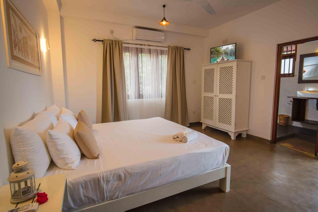 Brixia Cafe & Guest Bed & Breakfast กอลล์ ภายนอก รูปภาพ